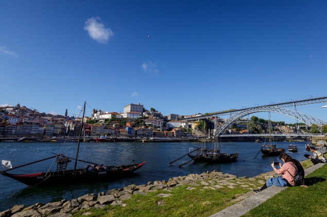 Barcos rabelo no rio Douro