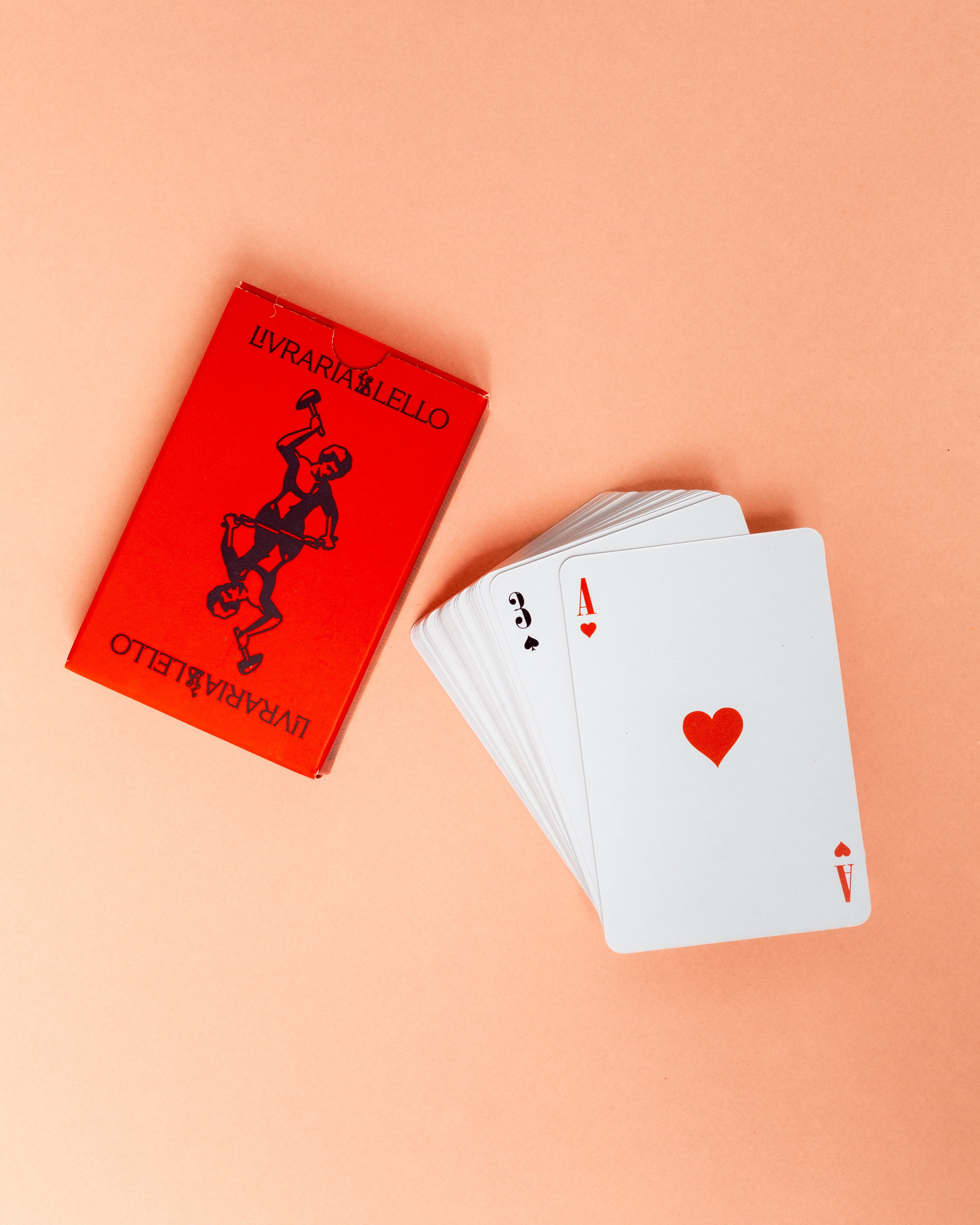 DECK OF CARDS LIVRARIA LELLO WMBB