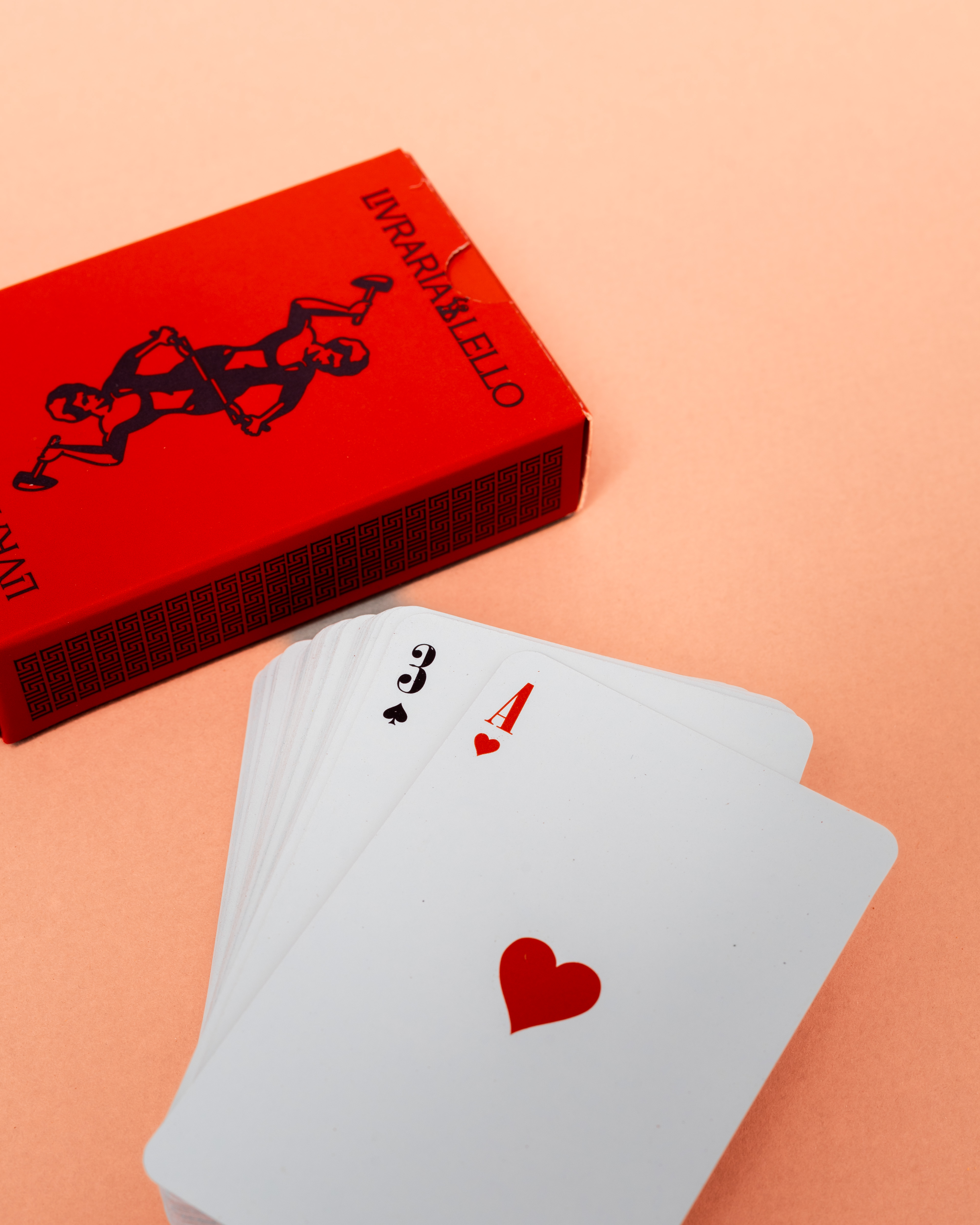 DECK OF CARDS LIVRARIA LELLO WMBB